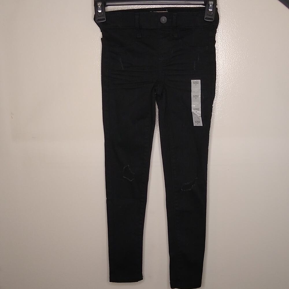 NWT So girls size 7 black distressed denim. Casual.